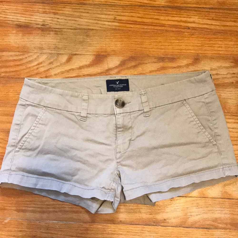 Kaki shorts